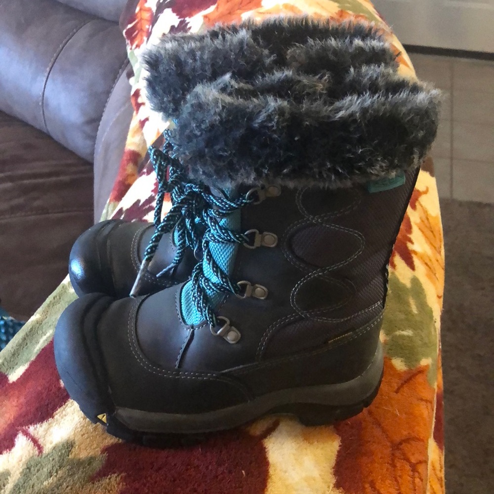 Keen snow boots